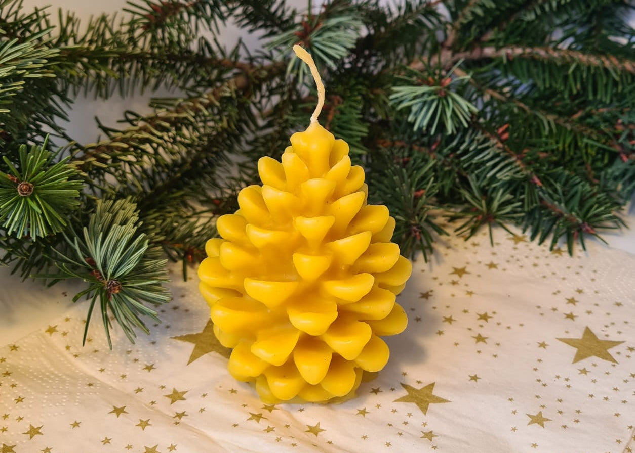 Pure Beeswax Pinecone Candle