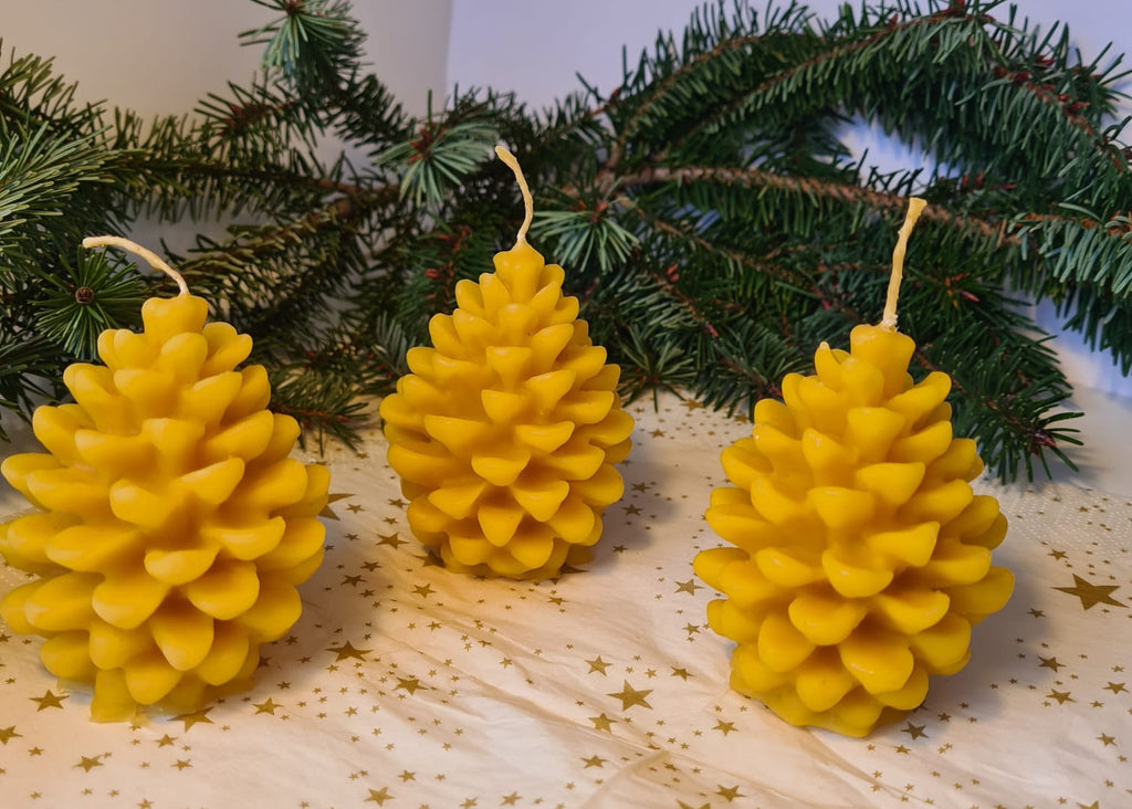 Pure Beeswax Pinecone Candle